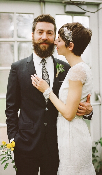 Uomo con la barba si sposa